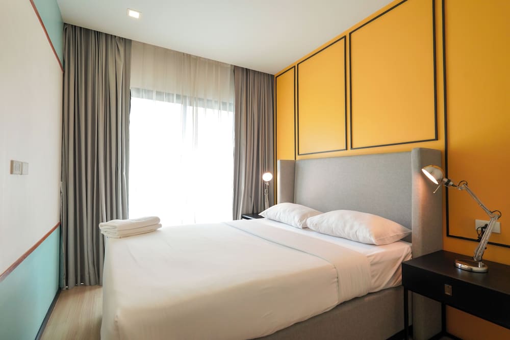 غرفة قياسية بسرير كوين بمطبخ، DLUX Condominium 7/10