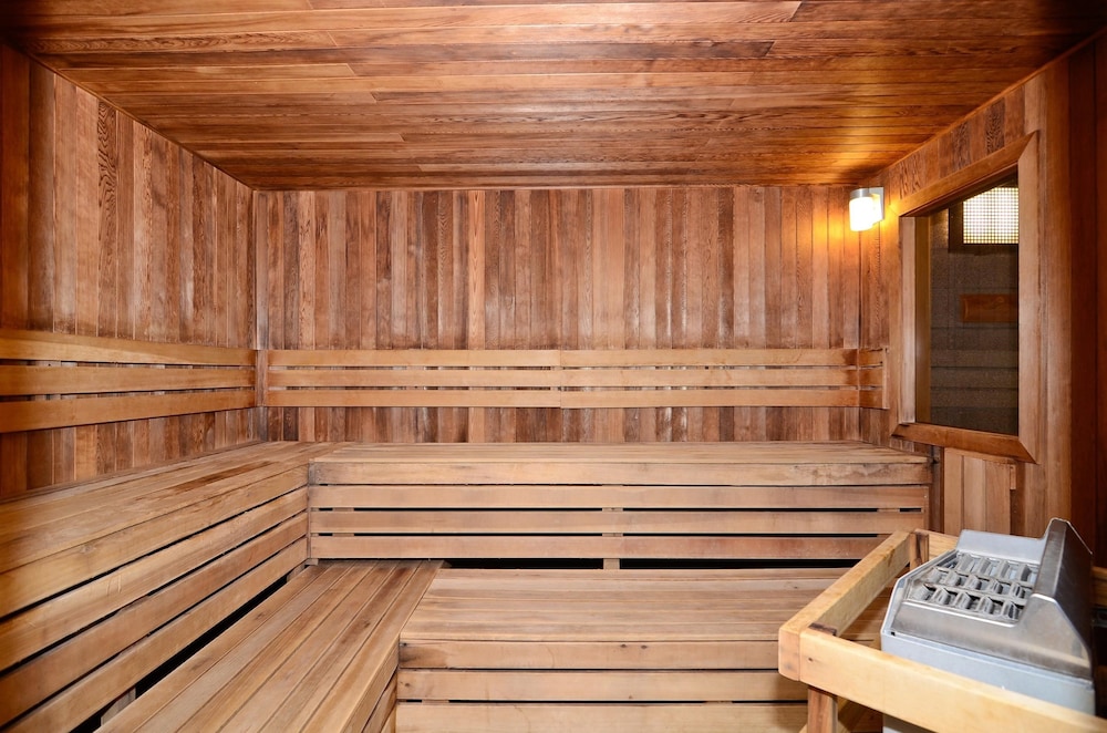 Best Western Northwoods Lodge 24/39