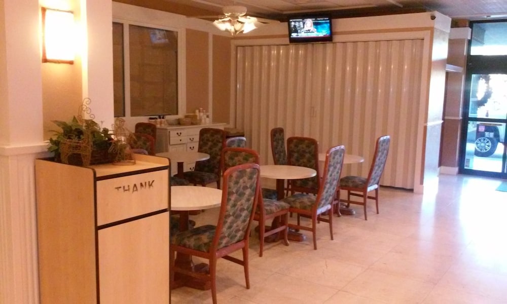 Imperial Swan Hotel Suites 32/38