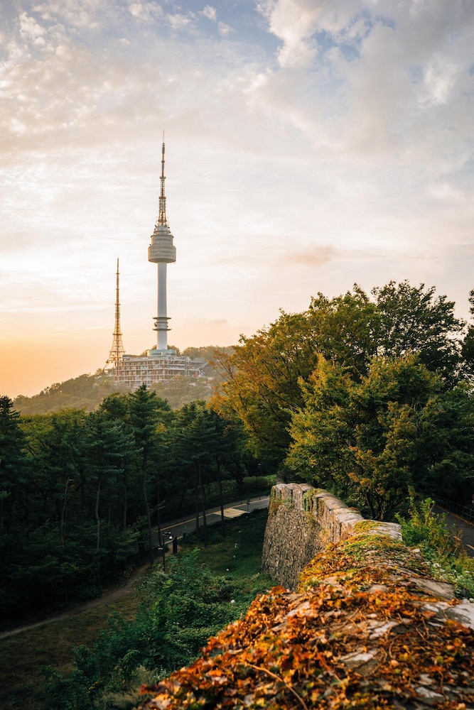 Namsan Hill Hotel 57/62