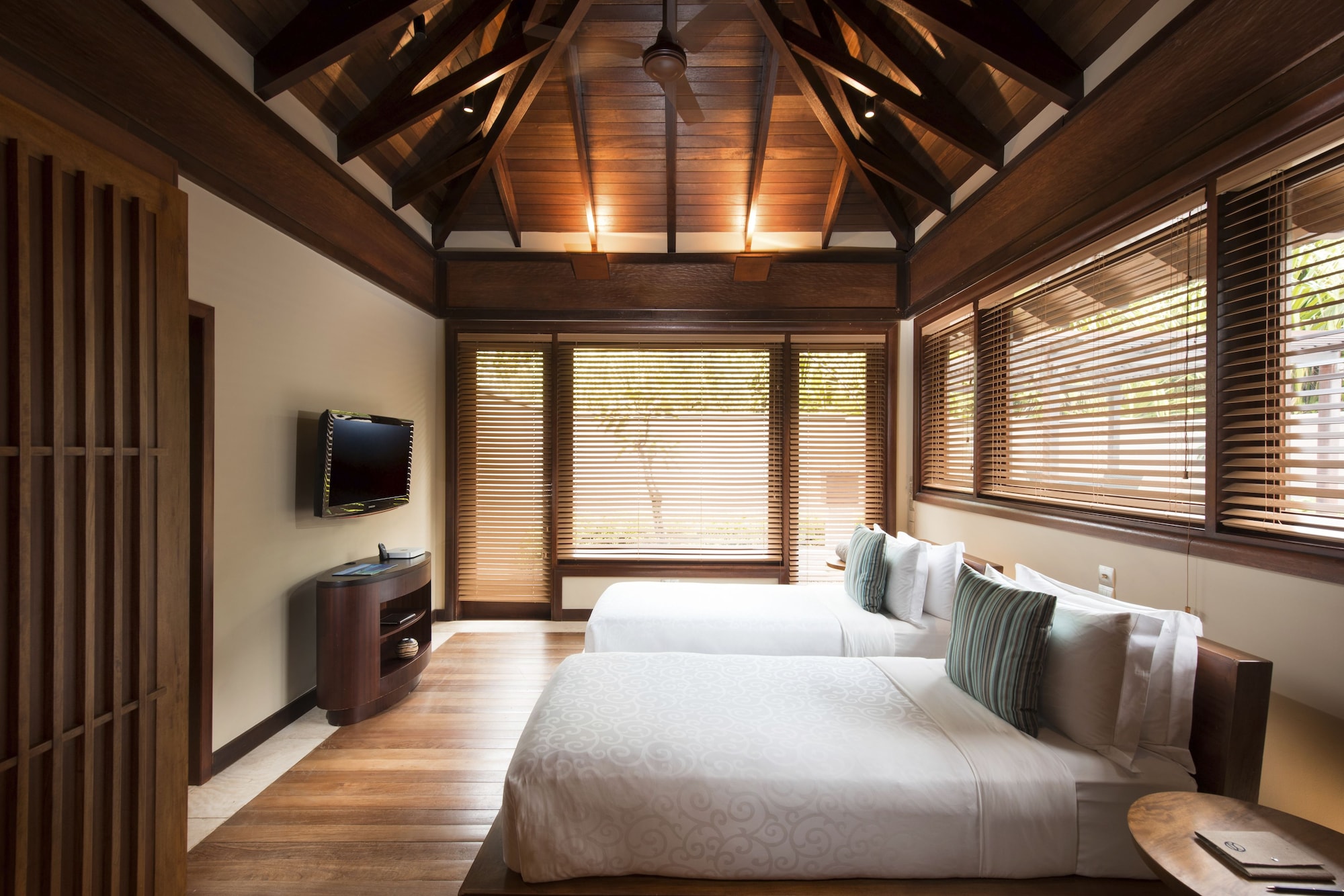 2 BEDROOMS, FAMILY, VILLA