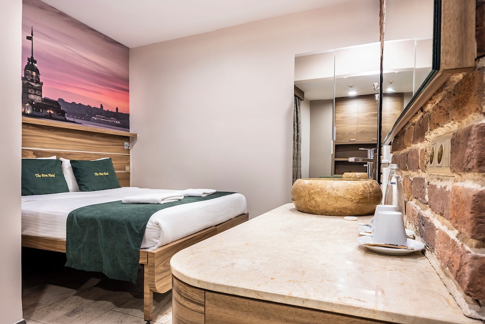 ECONOMY, DOUBLE BED, NO WINDOW