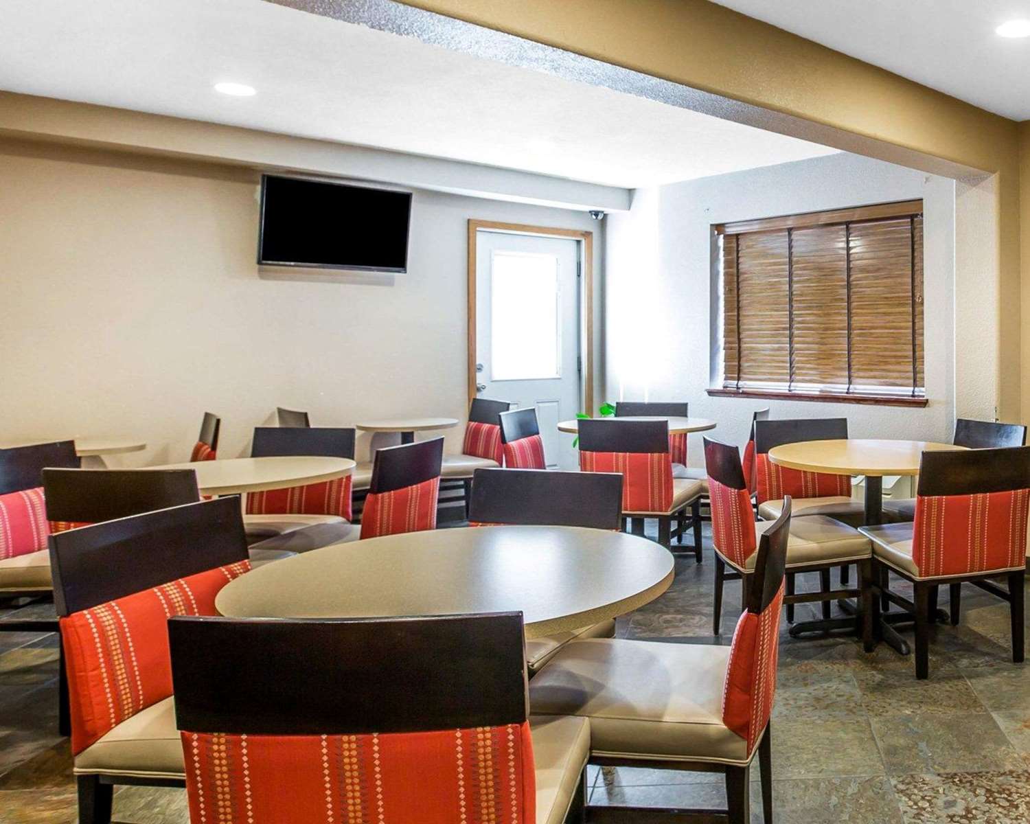 Quality Inn Lone Pine Near Mount Whitney 11/13