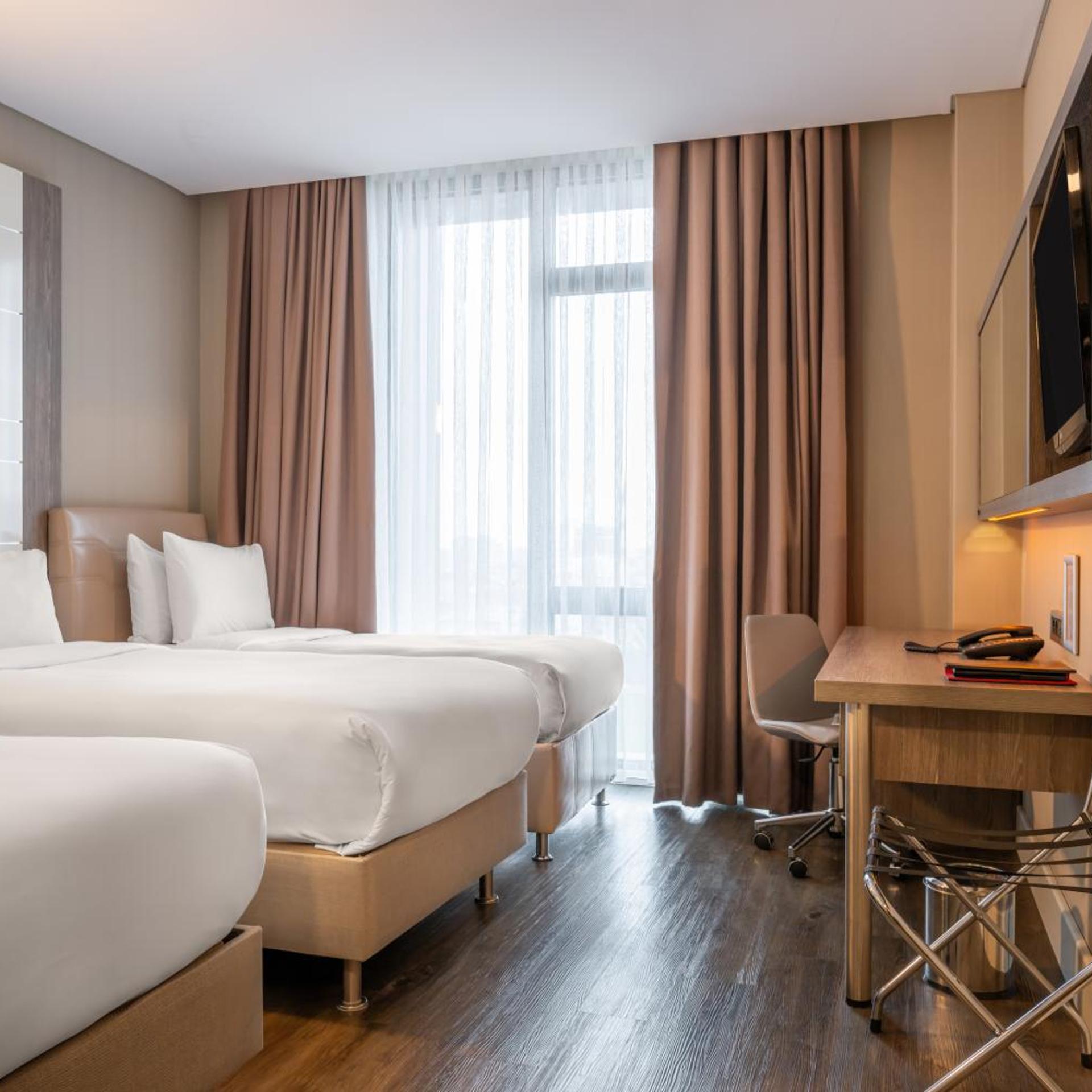 غرفة بسريرين منفصلين للمدخنين، Ramada Encore By Wyndham Bayrampasa 7/10