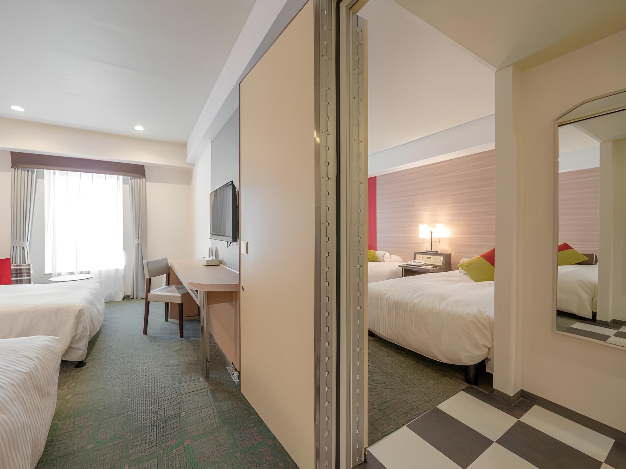 Connecting, Moderate, Twin Beds