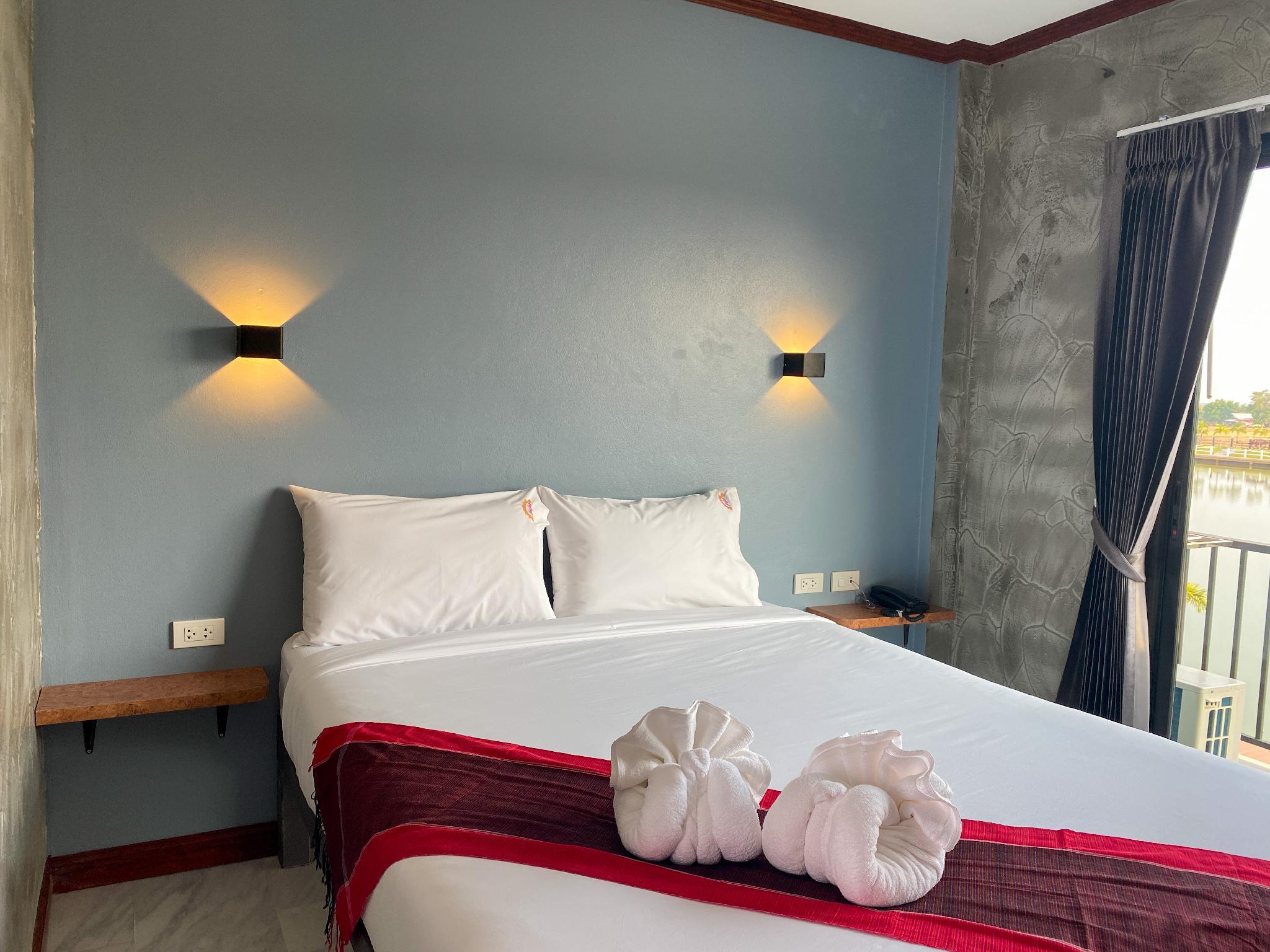 Room, Single, Lake View