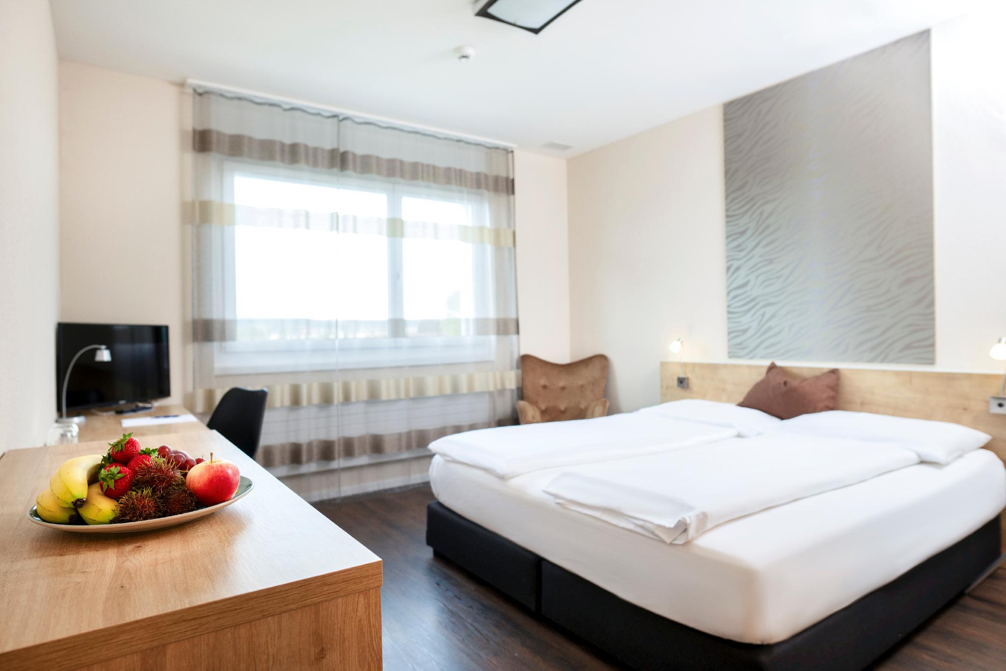 Standard, Twin Beds