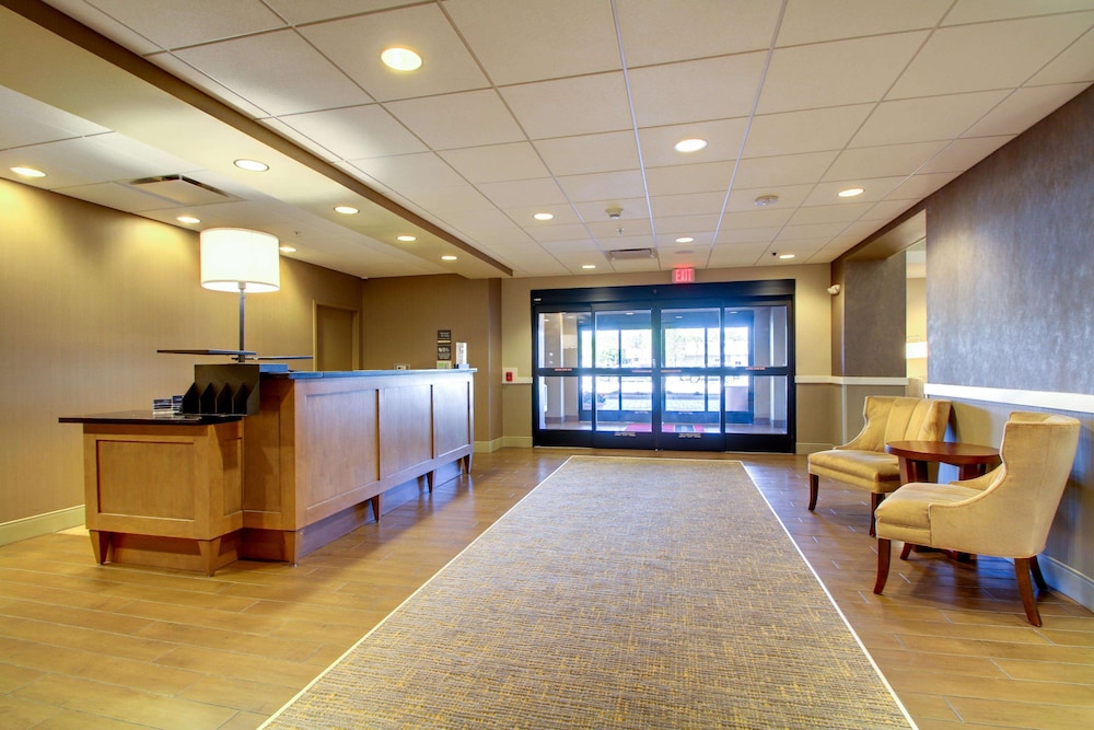 Hampton Inn & Suites Milwaukee West 18/64