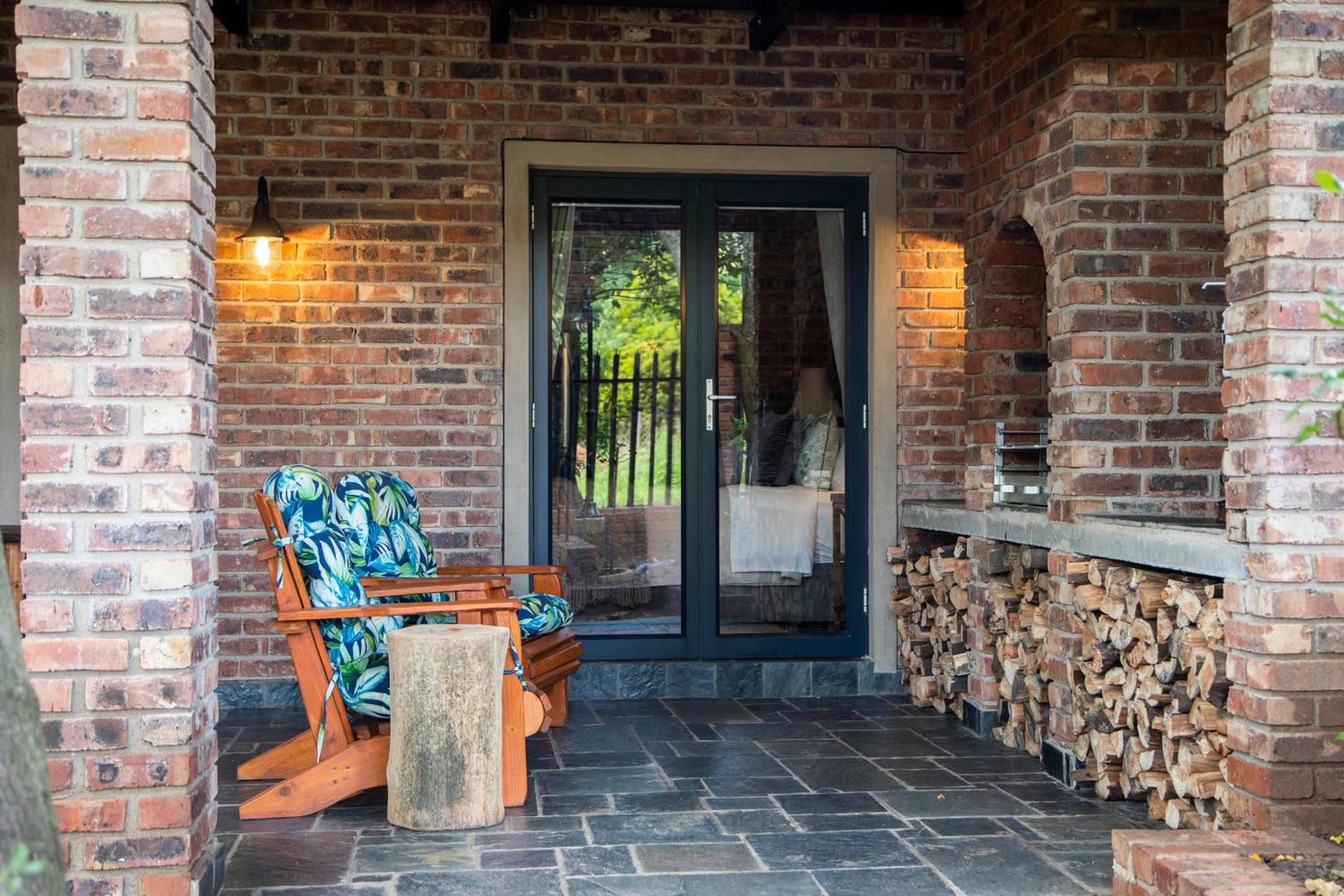 Tarry-Stone Cottages 25/50