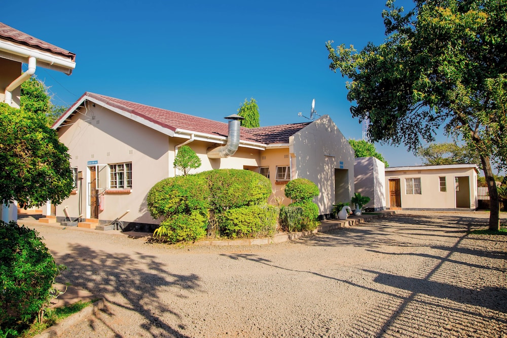 Mosi-O-Tunya Executive Lodge 21/27
