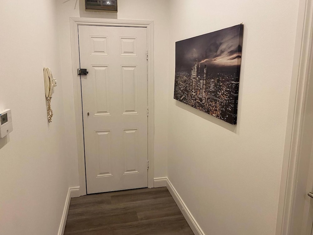Boswell Elite Two Bed Apartment 10/19