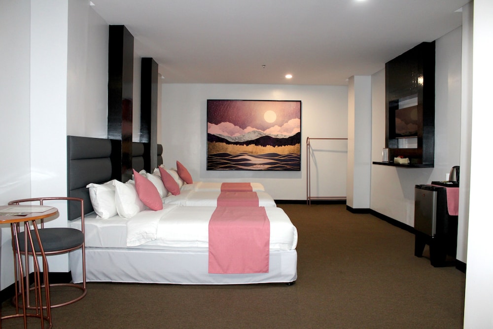 Palette Angeles, Clark International Airport, Formerly Boss Hotel 20/61