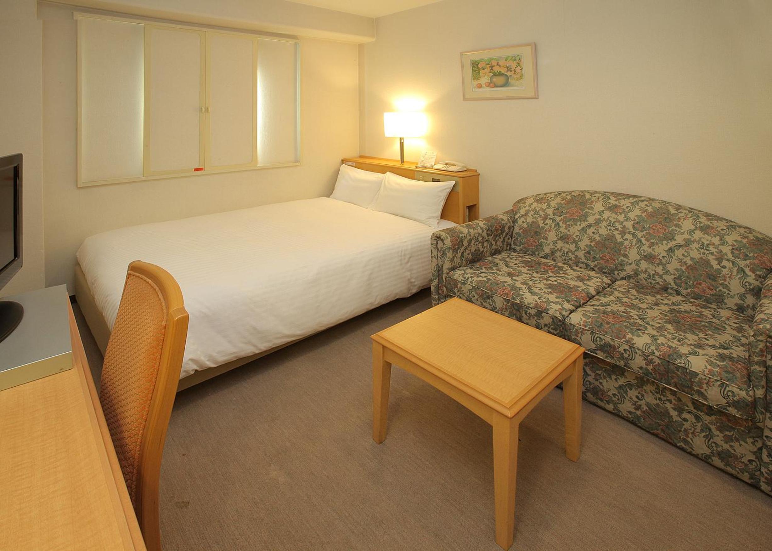 Semi Room, Deluxe, Semi Double Bed, Smoking