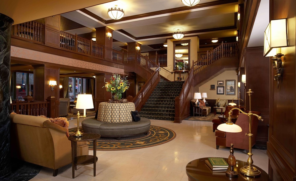 Hotel Julien Dubuque 53/74