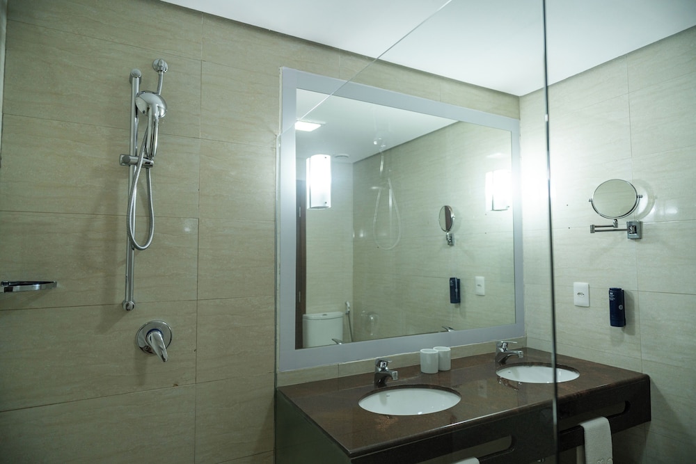 Dom Pedro Laguna Beach Resort & Golf by WAM Experience 80/80