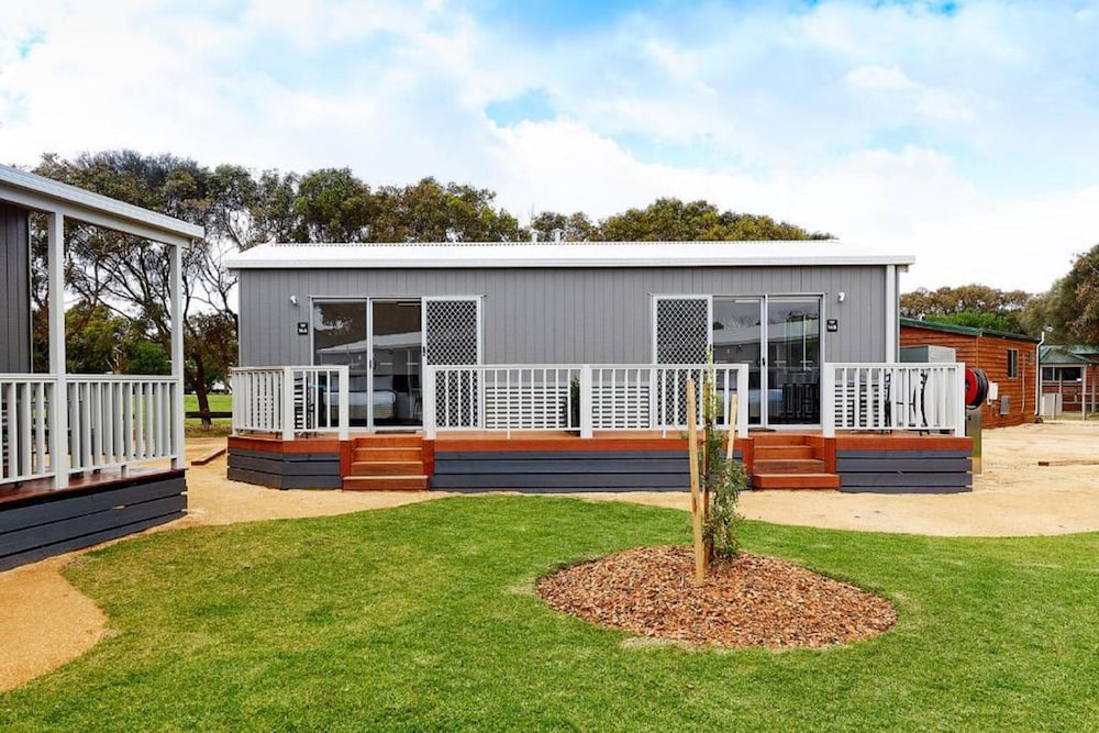Torquay Foreshore Caravan Park 72/75
