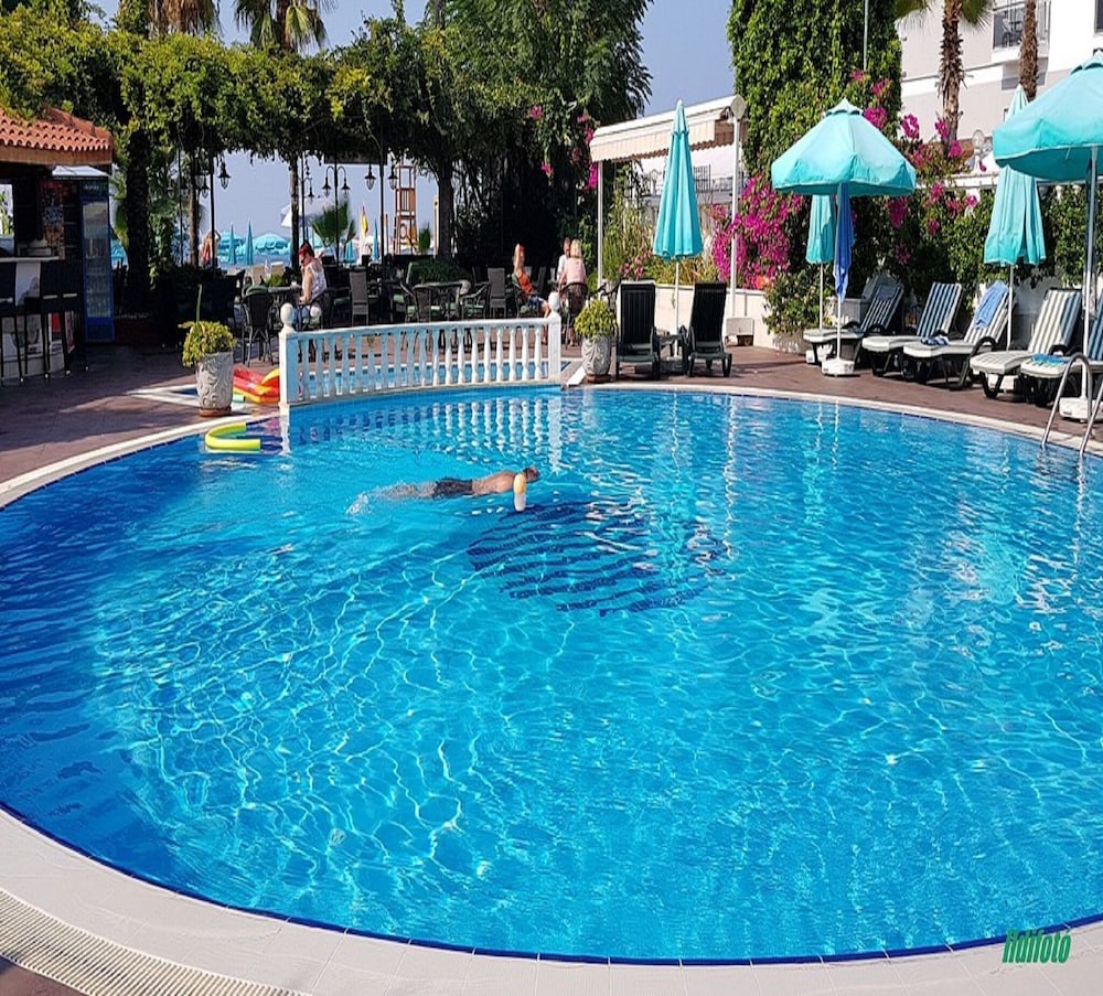 Azak Hotel 40/42