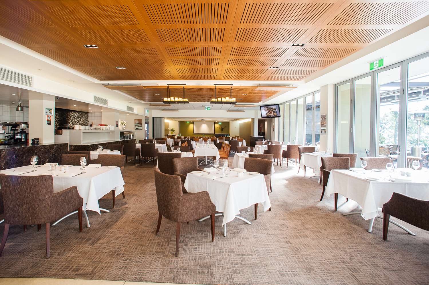 Ramada Hotel & Suites by Wyndham Sydney Cabramatta 16/21