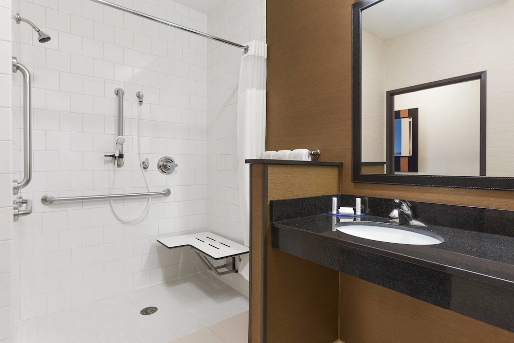 Fairfield Inn Suites Mankato 11/32
