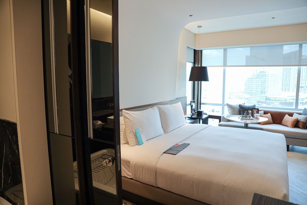 Room at LE MERIDIEN BANGKOK, BANGKOK