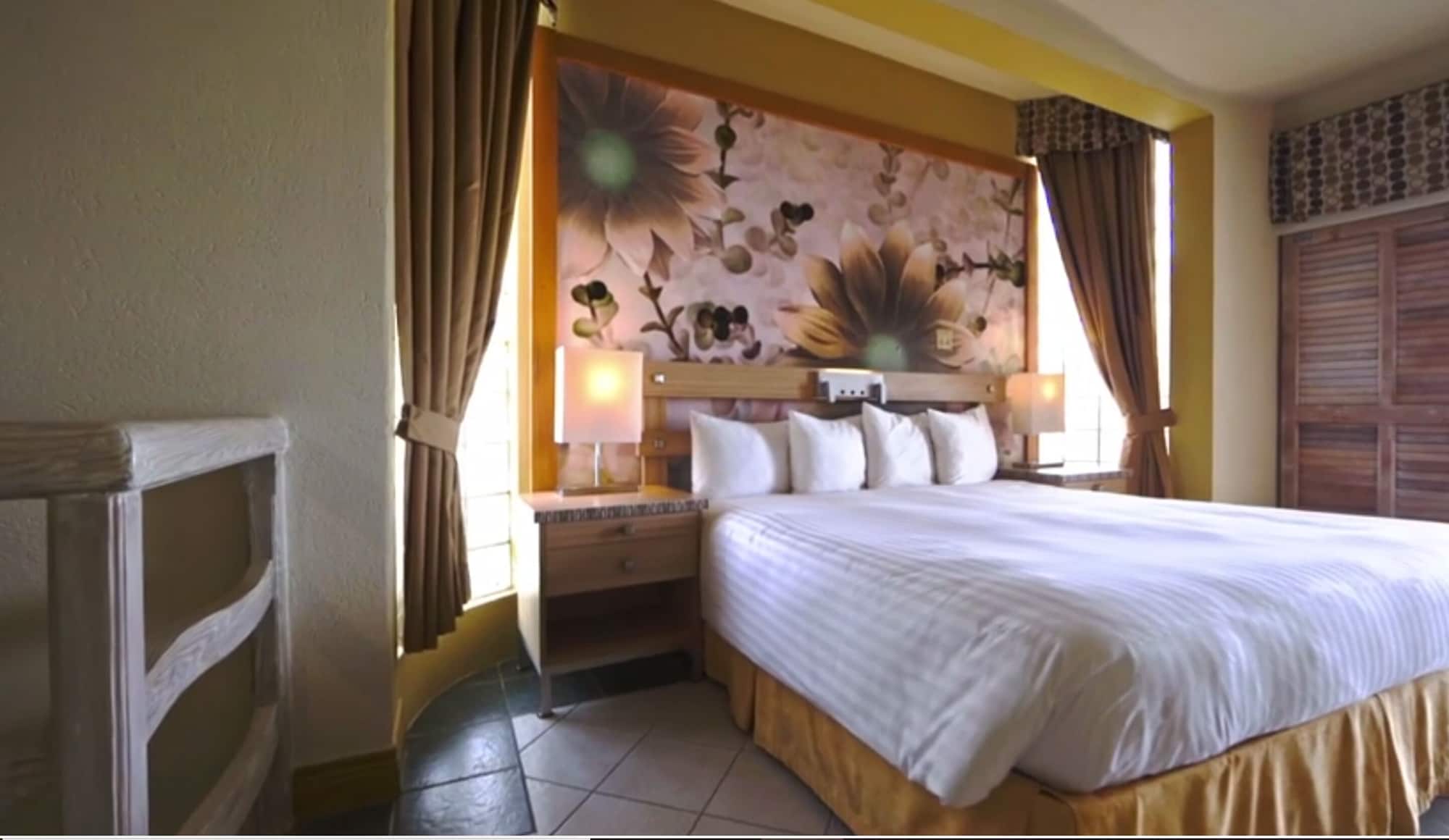 Room, King Bed, Ocean Front, Sofa