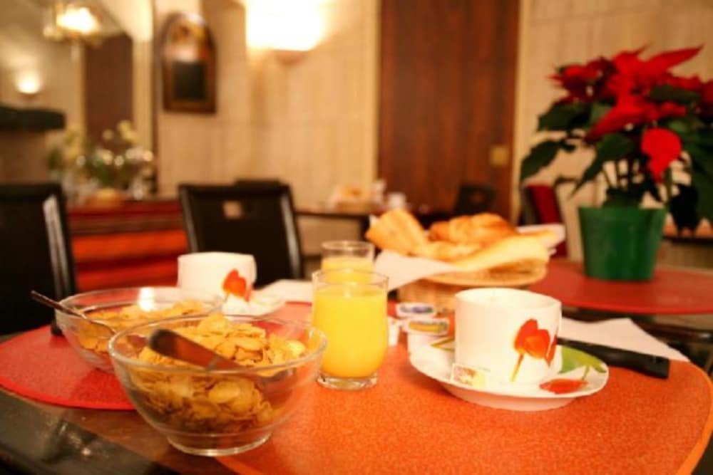 Hotel de l Alma 52/64