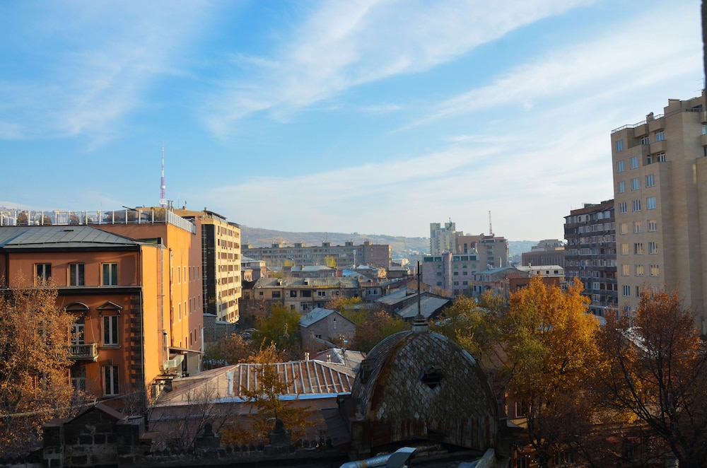 Ibis Yerevan Center 63/67