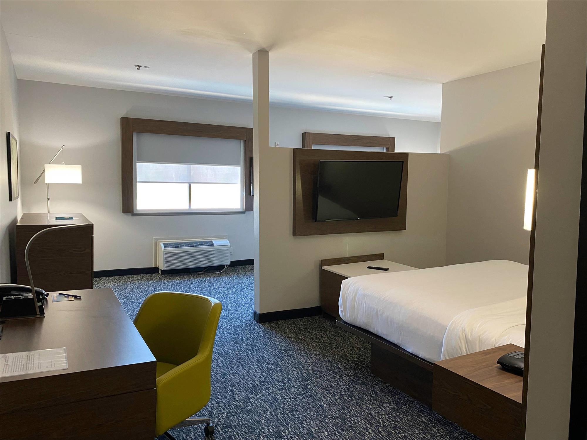 Comfort Inn & Suites Near Lake Guntersville 11/52