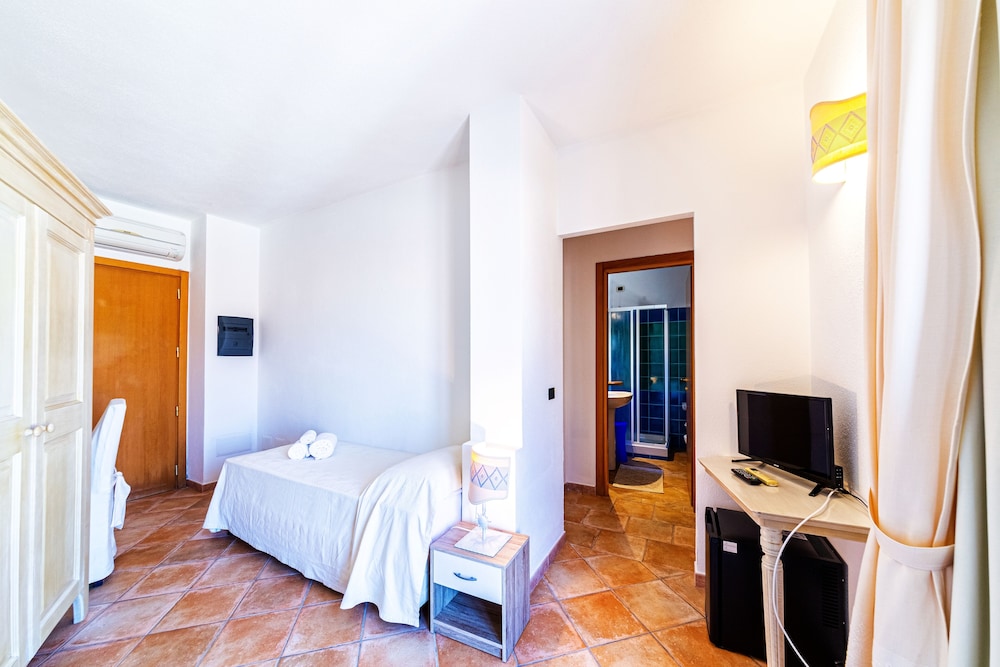 Room at Hotel Il faro di Molara, PORTO SAN PAOLO