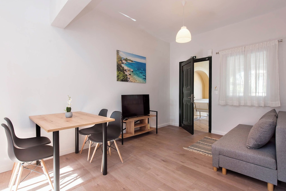 Ariti Apartments 34/51