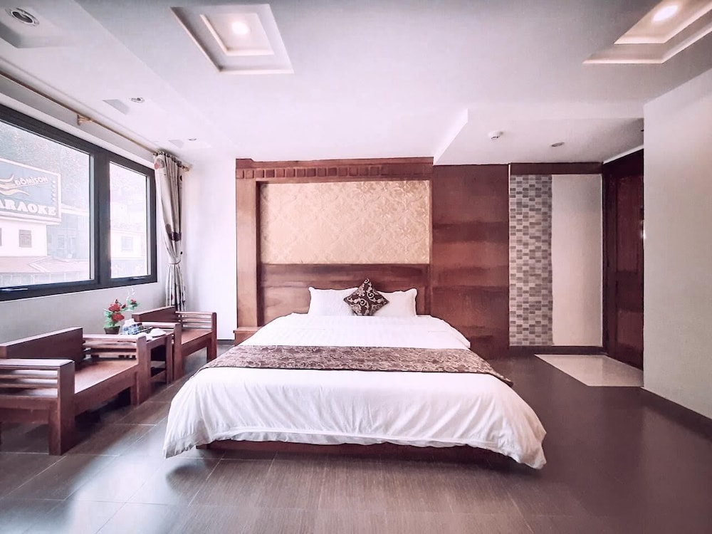 SUPERIOR, KING BED