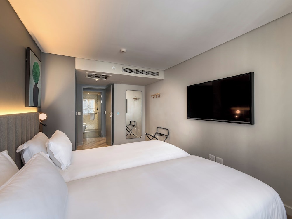 2 BEDROOMS, APARTMENT