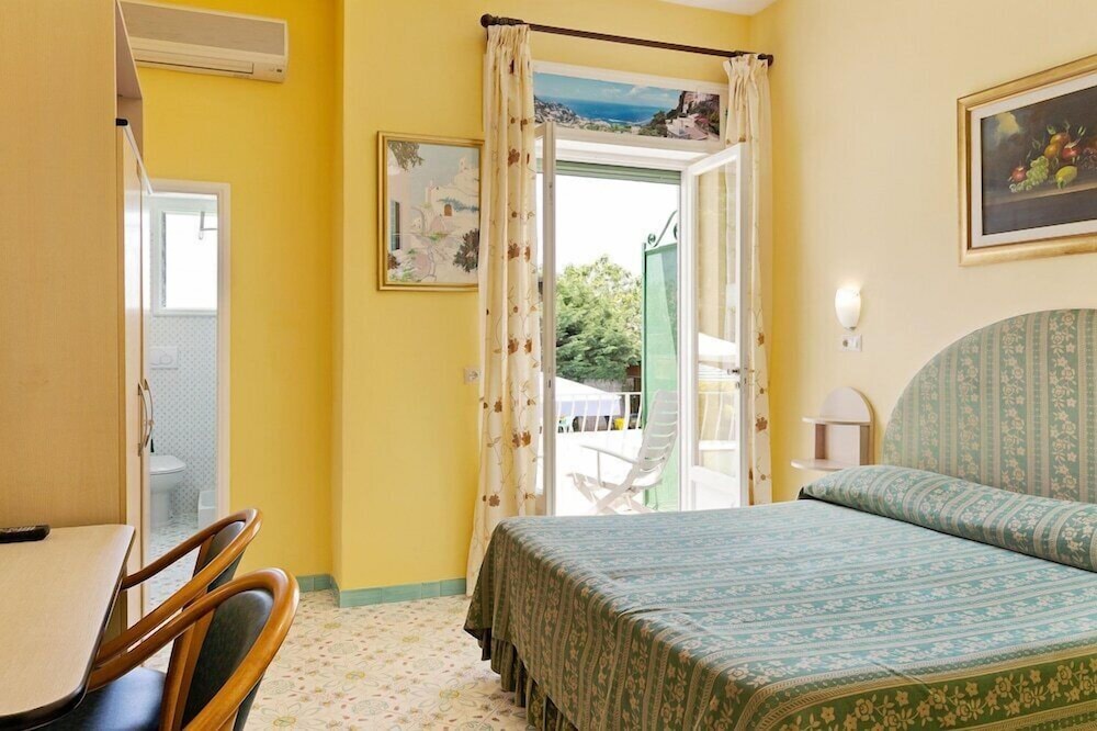 Hotel Carmencita 11/52