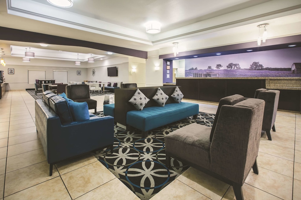 La Quinta Inn and Suites by Wyndham Brownwood 26/37