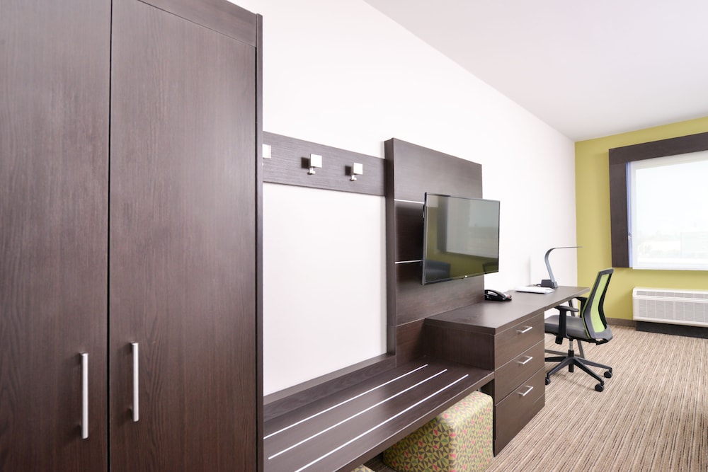 Holiday Inn Express Donaldsonville 52/70