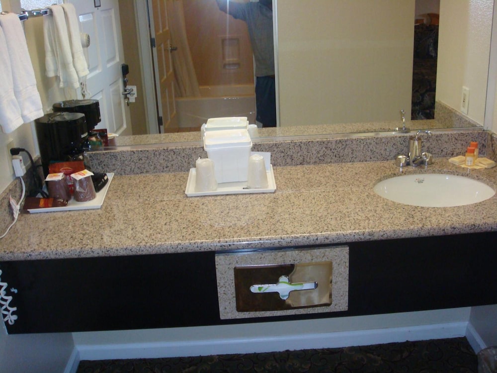 The Miramar Inn and Suites 47/50