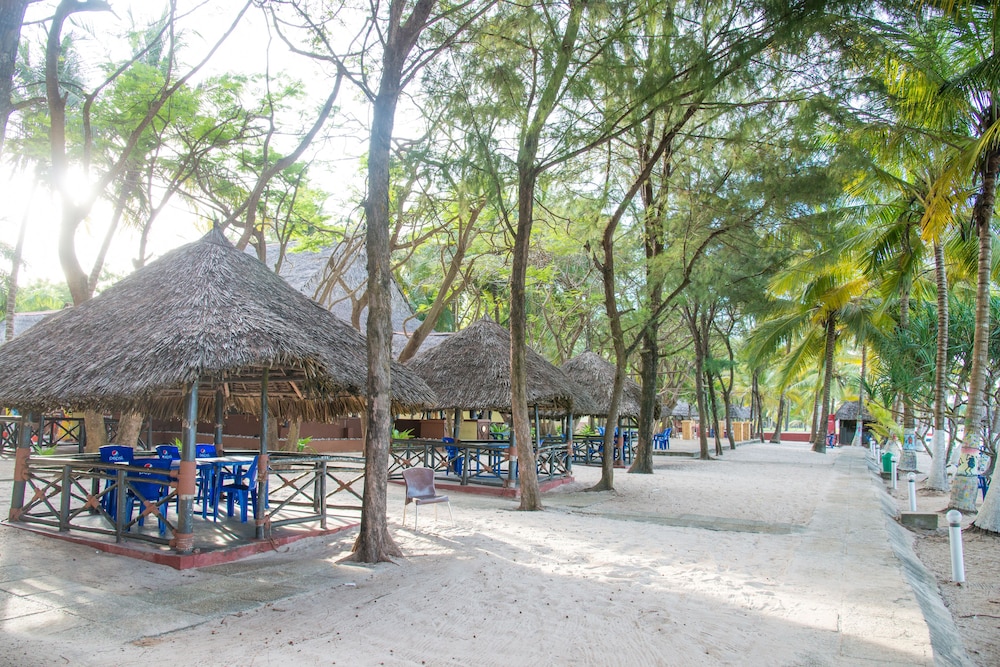 Sunrise Beach Resort 40/50