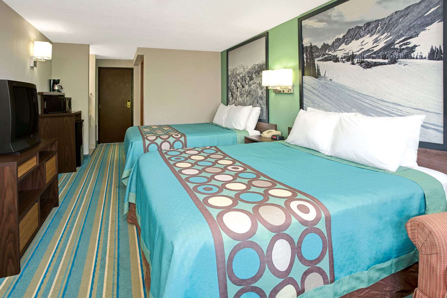 Super 8 by Wyndham Denver Stapleton 3/9
