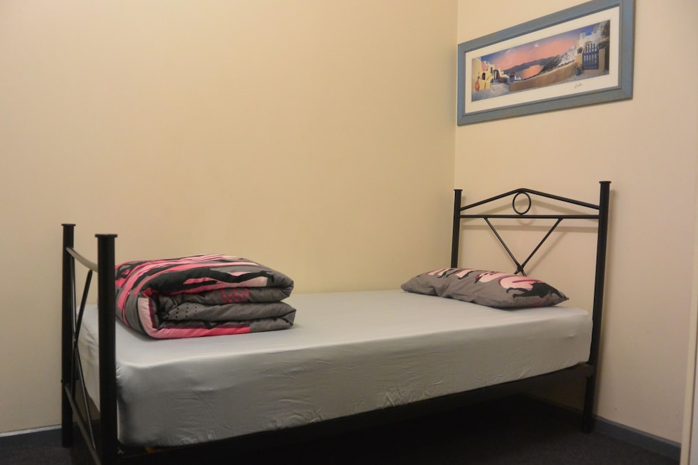 Elizabeth Hostel 27/62
