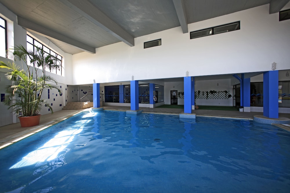 swimming pool spa