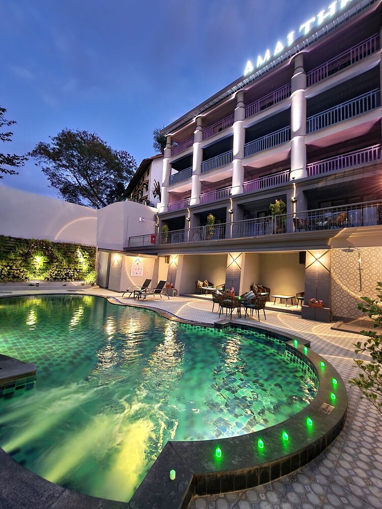 Amalthea Hotel 6/50