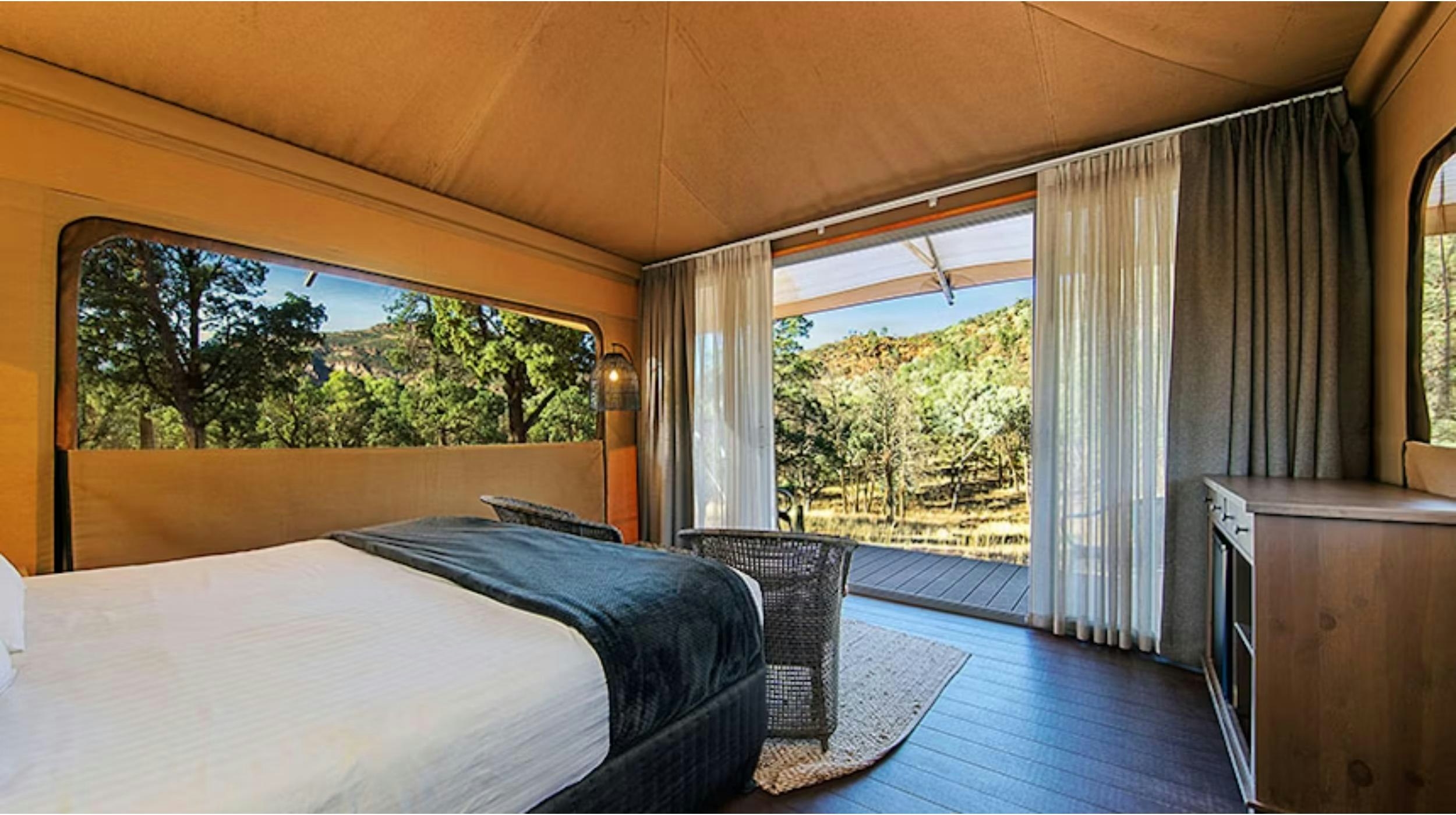 Safari, Tent