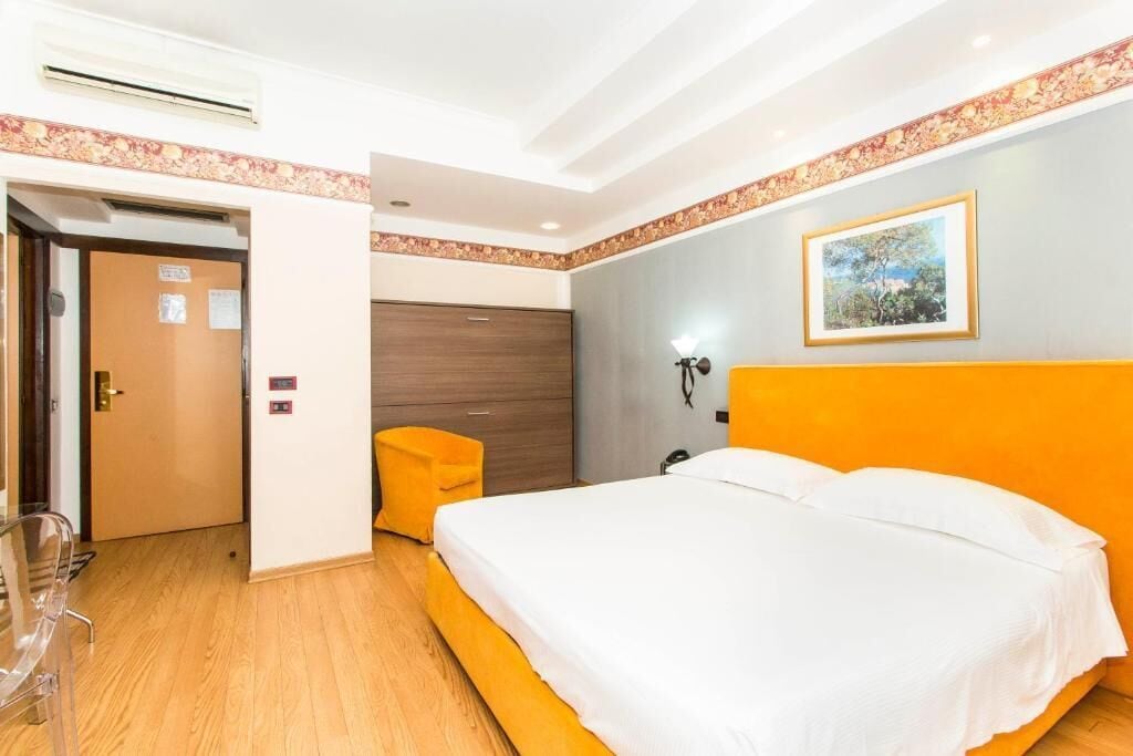 CLASSIC, DOUBLE OR TWIN BED