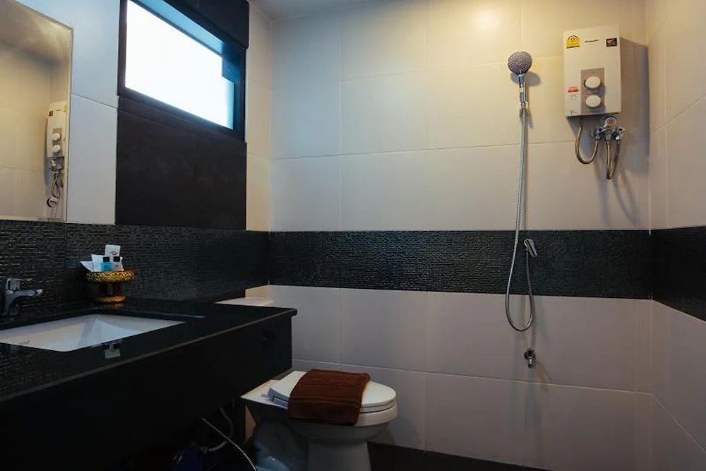 Noble Tarntong Boutique Hotel 57/60