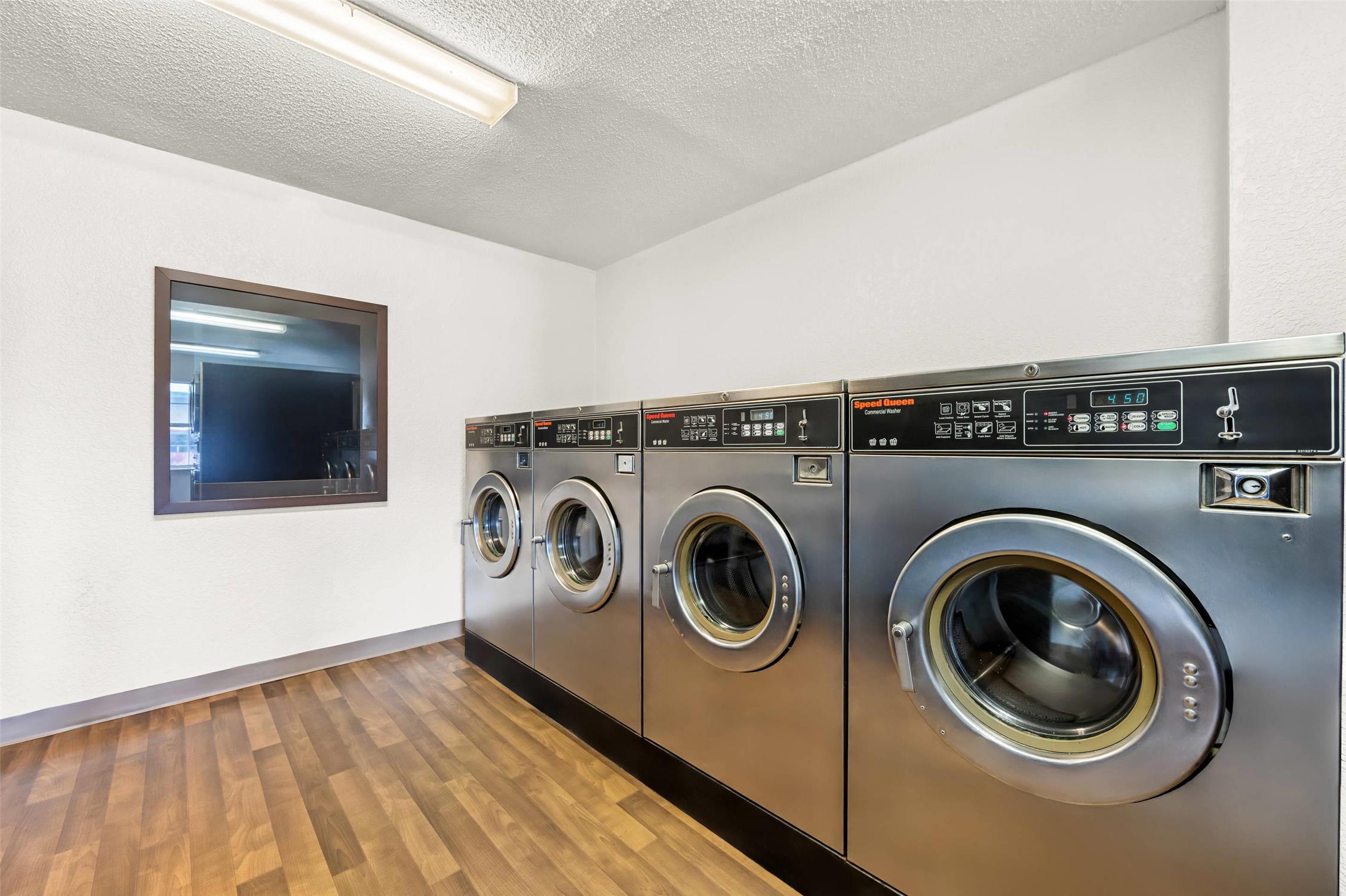 MainStay Suites Knoxville Cedar Bluff 13/23