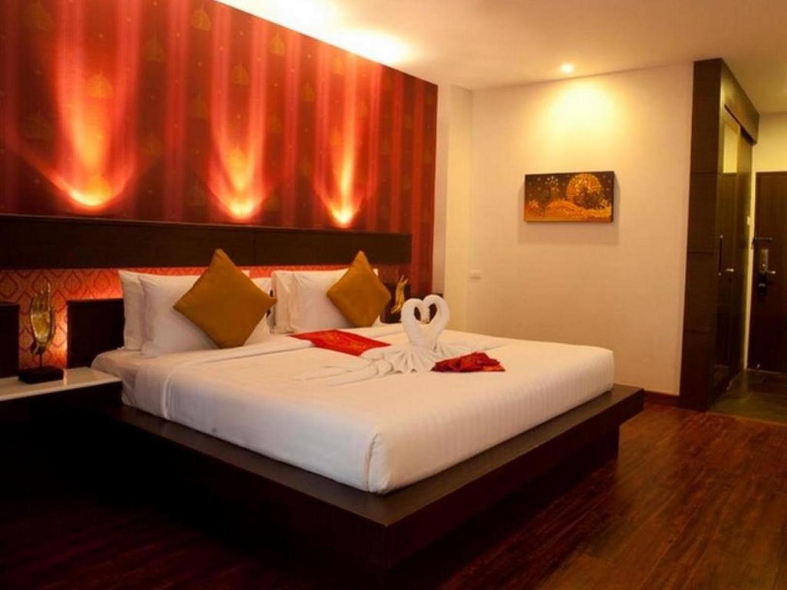 Standard, Double Bed, No Window، Suvarnabhumi Suite 2/5