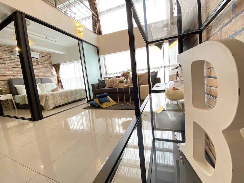 Chrisenbel Suites - Pinnacle Pj 35/37