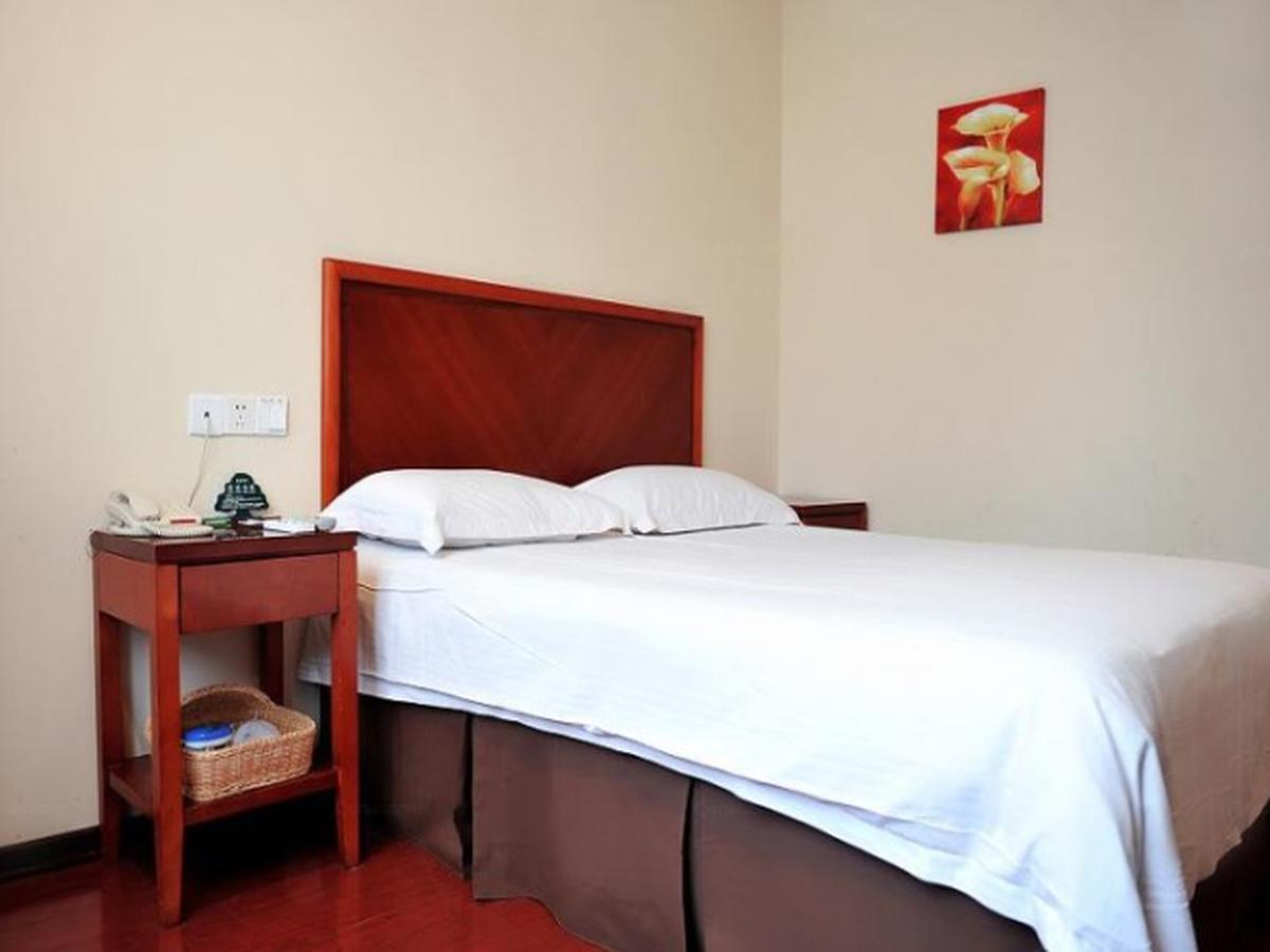 GUEST ROOM, DOUBLE BED