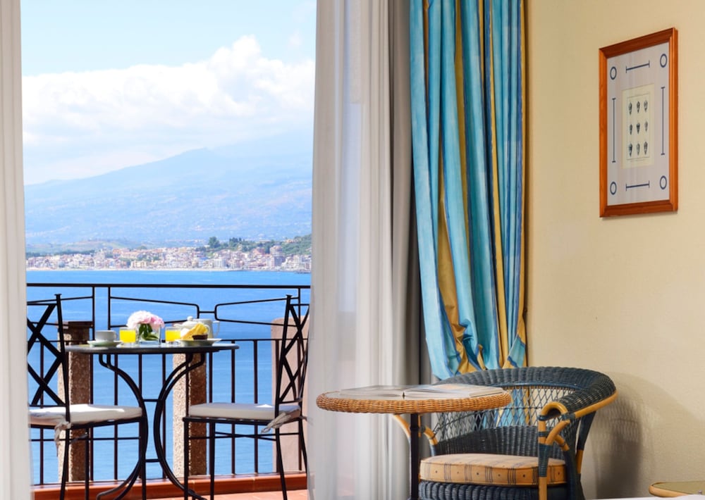 UNAHOTELS Capotaormina 62/81