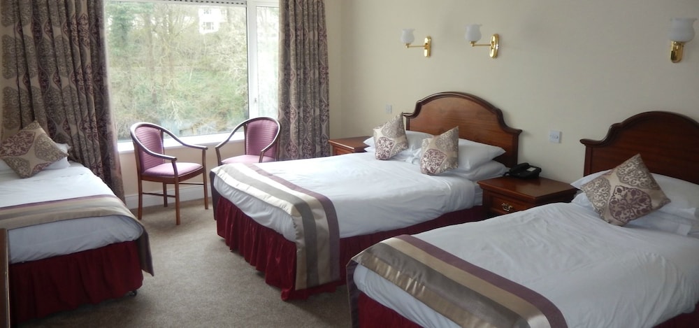 The Central Hotel Donegal 26/64